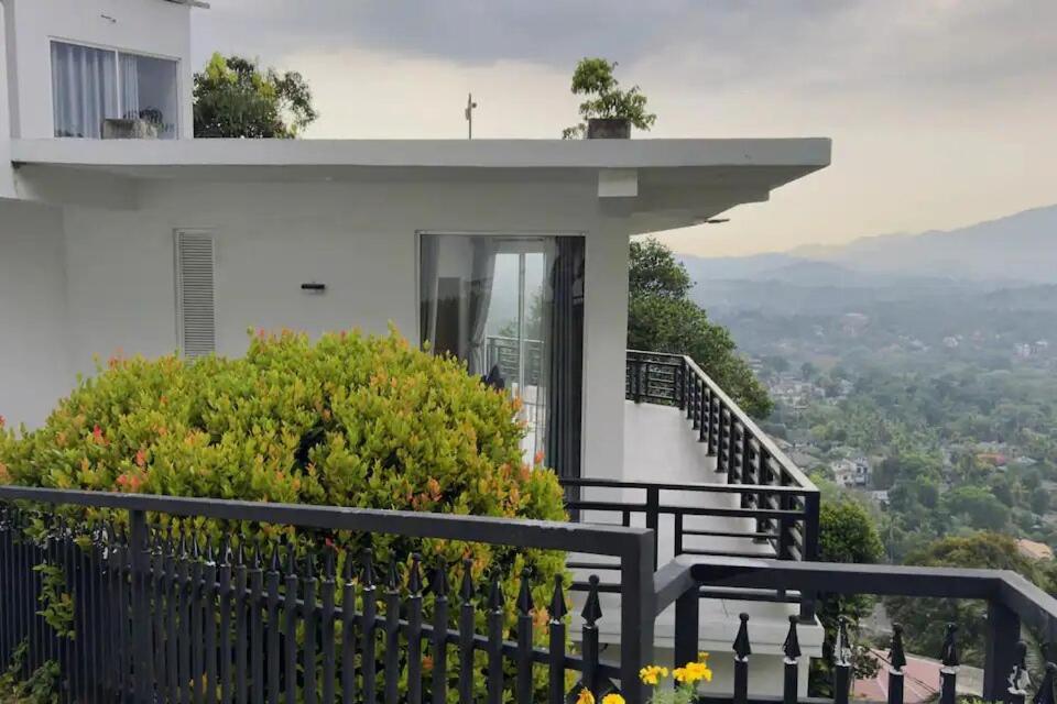 Bed & Breakfast Dream House *